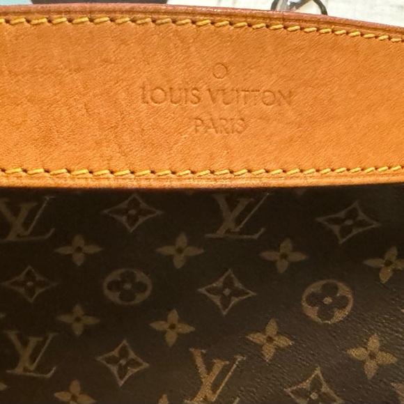 LV Authentic Graceful MM hobo style like new with matching wallet. - Picture 7 of 10